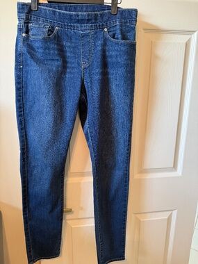 Levi’s Women’s pull up jeans
